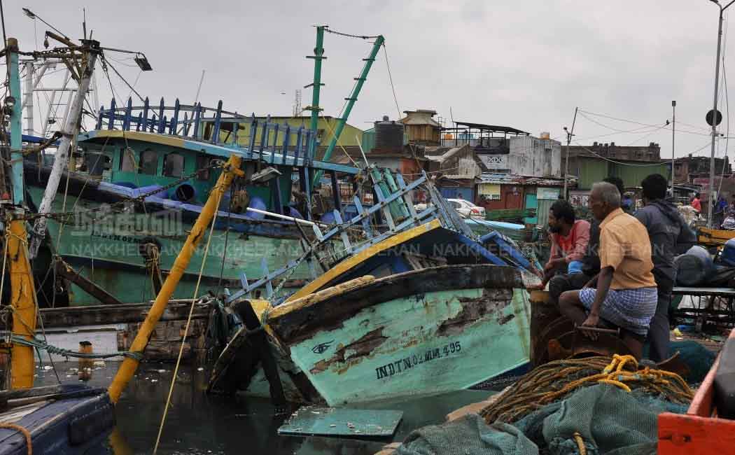 The government should help the fishermen affected by the storm.. - Anbumani