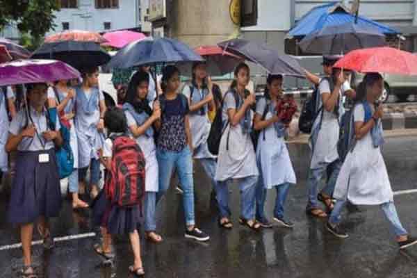 In which districts are holidays for schools and colleges Announcement