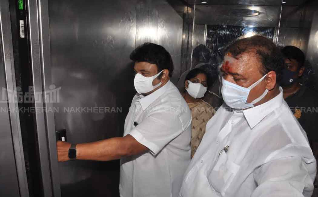 Party leaders and movie celebrities pay homage to OPS wife