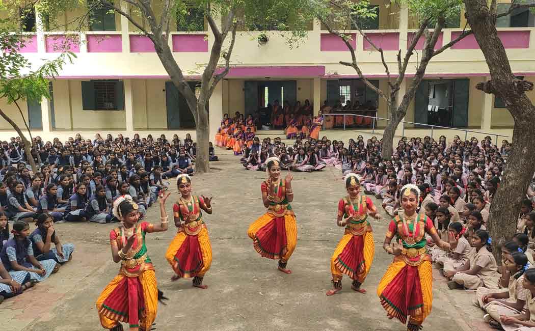 Govt school teachers have a biryani party for the students