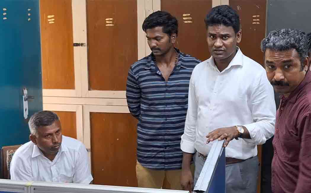 Give at least 10 thousand.. - Revenue inspector arrested for taking bribe