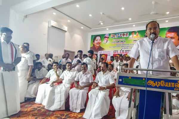 Trichy AIADMK candidate must work together for victory says Thangamani