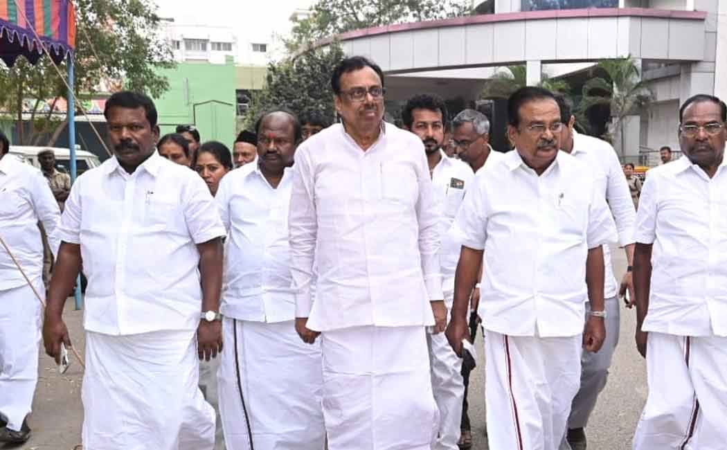 Round 13 results; Ilangovan leads continuously