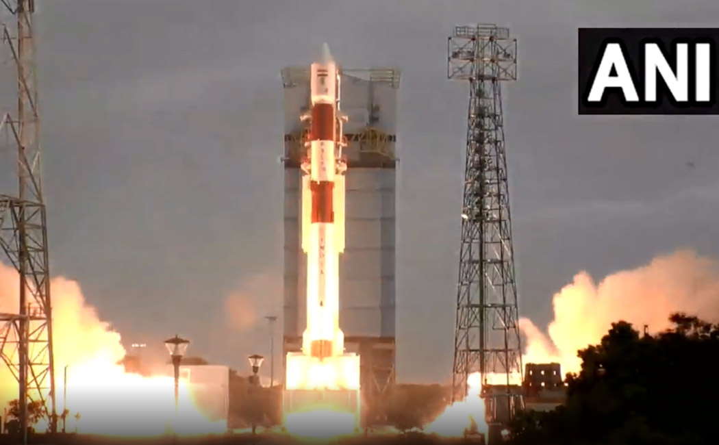 PSLV flew furiously in the sky C-56 rocket