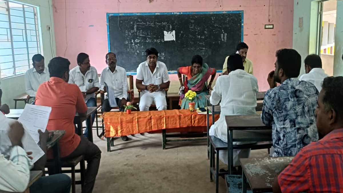 58% pass rate in +2 exam, 66% in 10th grade! Model school is a model - CM's concern to teachers