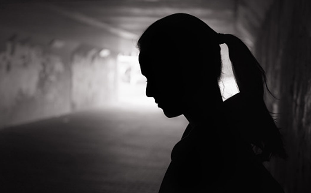 youth who tried to break into the woman house and forcibly tied her was arrested