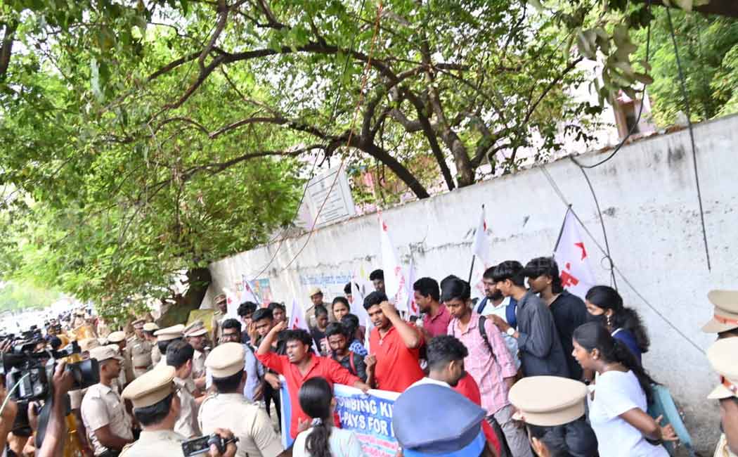 Indian Students Union protests against US for Incident students (Pictures)