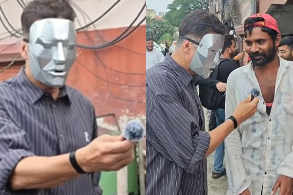 Akshay Kumar wearing a mask and asking public review of Housefull 5