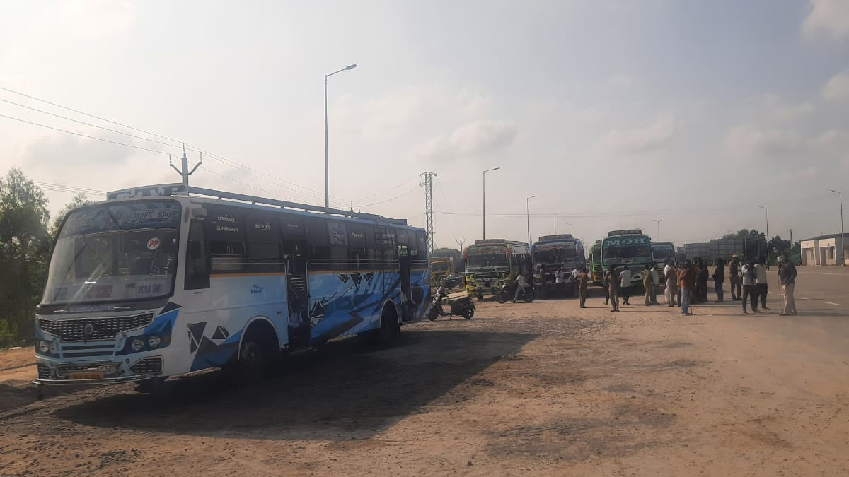 '14,090 rupees fee for 50 trips'-strong opposition to Kothatta toll booth