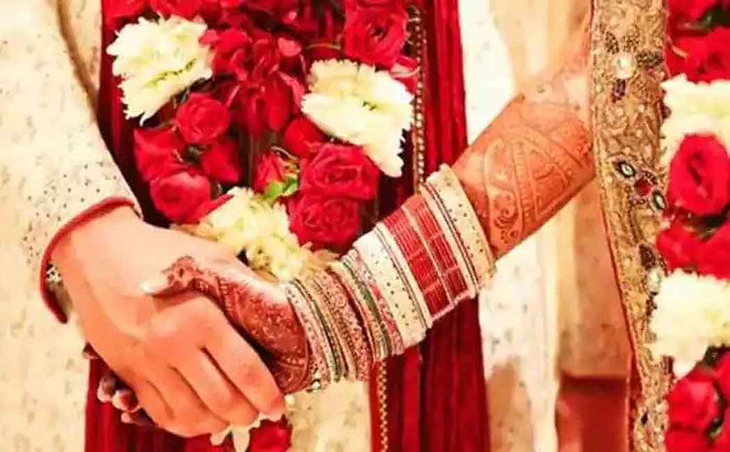 The groom changes by the action of the bride