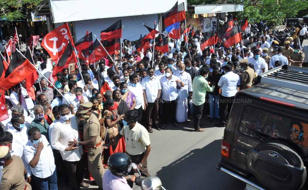 DMK and Communist parties supports Delhi Farmers
