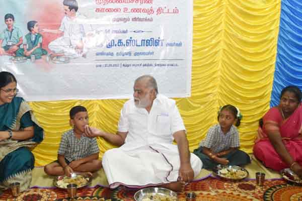 "Breakfast program for education without hunger" - Minister I. Periyasamy