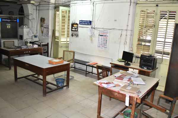 Government employees suddenly taking leave!