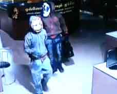 CCTV footage of Trichy jewelery robbery ...