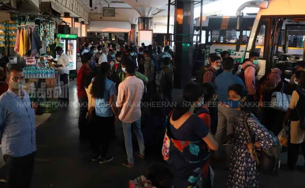 Public gathered in CMBT bus stand