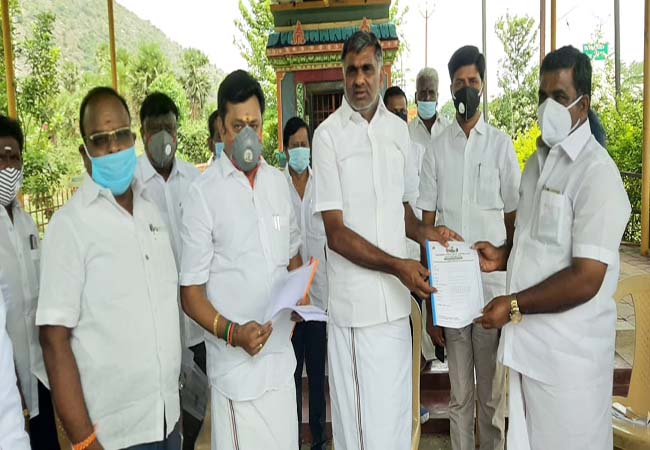 admk party it wing minister