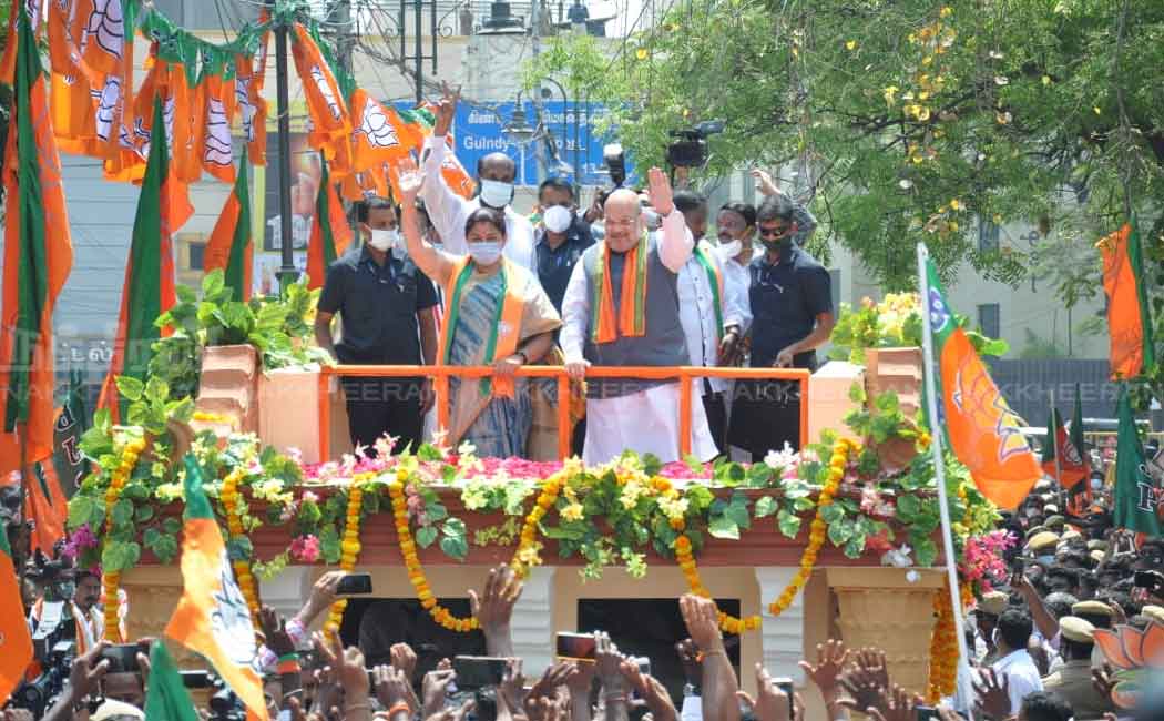 central minister who involved in campaign for supporting of kushboo
