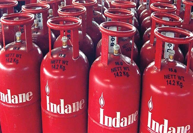 GAS CYLINDER DELIVERY MANS NOT PAY FOR PEOPLES INDIAN OIL General Manager