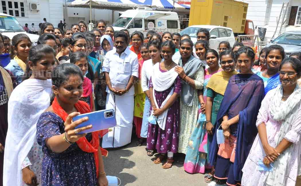 college students visit tamil nadu assembly session