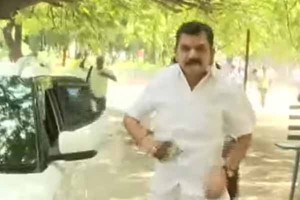 Denial of permission to the former mayor of Nellai