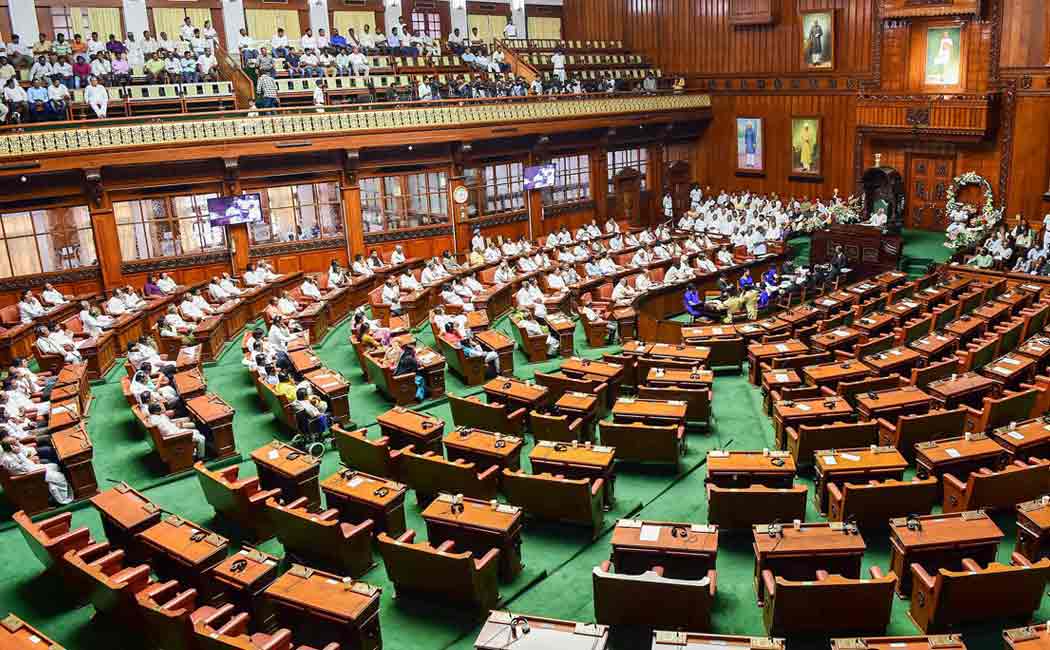 kumarasmy bans lemon in vidhan sabha compound