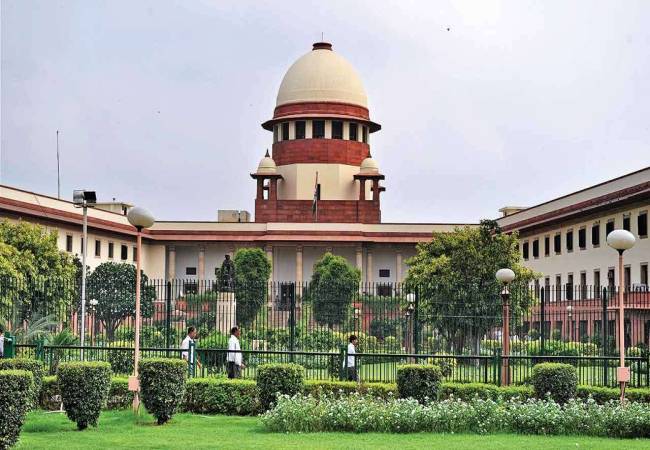 senion lawyer prashant bhushan delhi supreme court