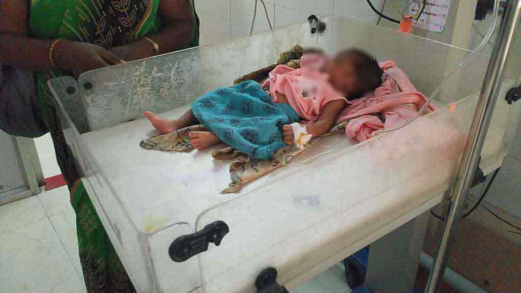 Mother thrown the baby after 10 days of birth.. police investigation