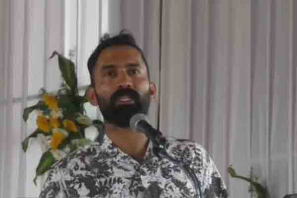 "Sports increase the ability to learn education!" - Dinesh Karthik