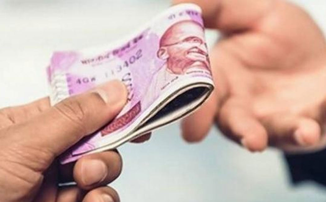 worker who accepted bribe of Rs 25 thousand from farmer to buy paddy was arrested