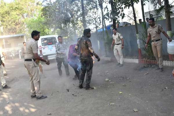 Man himself on fire infront of police for his Wife marries someone else in maharashtra