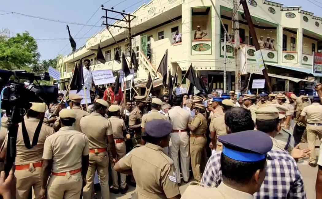 Black flag against Governor RN Ravi!