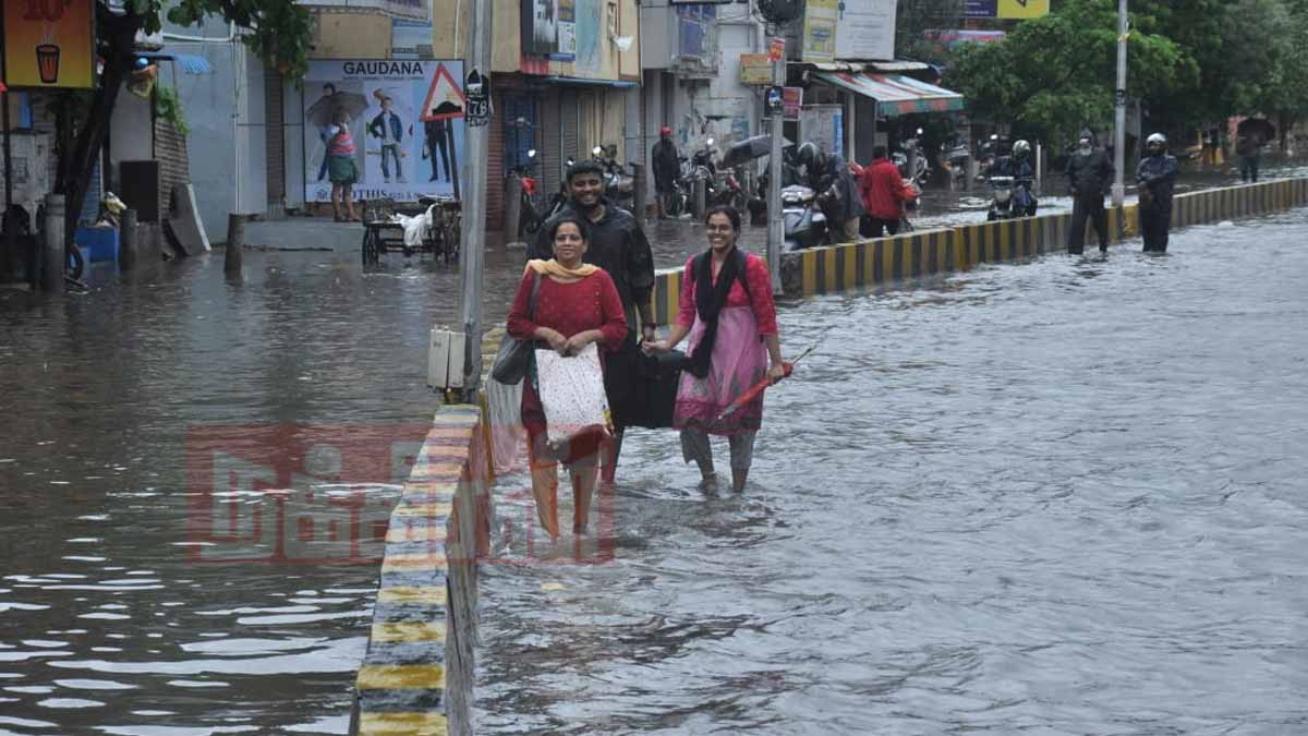 Rain in Chennai (Photos)