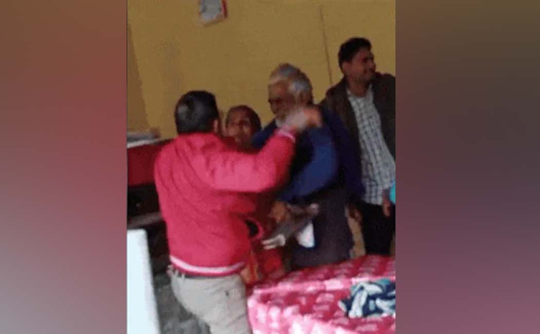Officer hits woman with shoe when she comes to file complaint in madhya pradesh