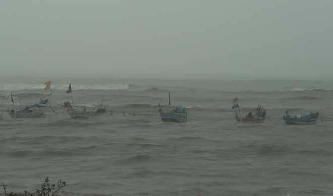 10 lakh each for four fisher families ... Chief Minister condemns Sri Lankan Navy