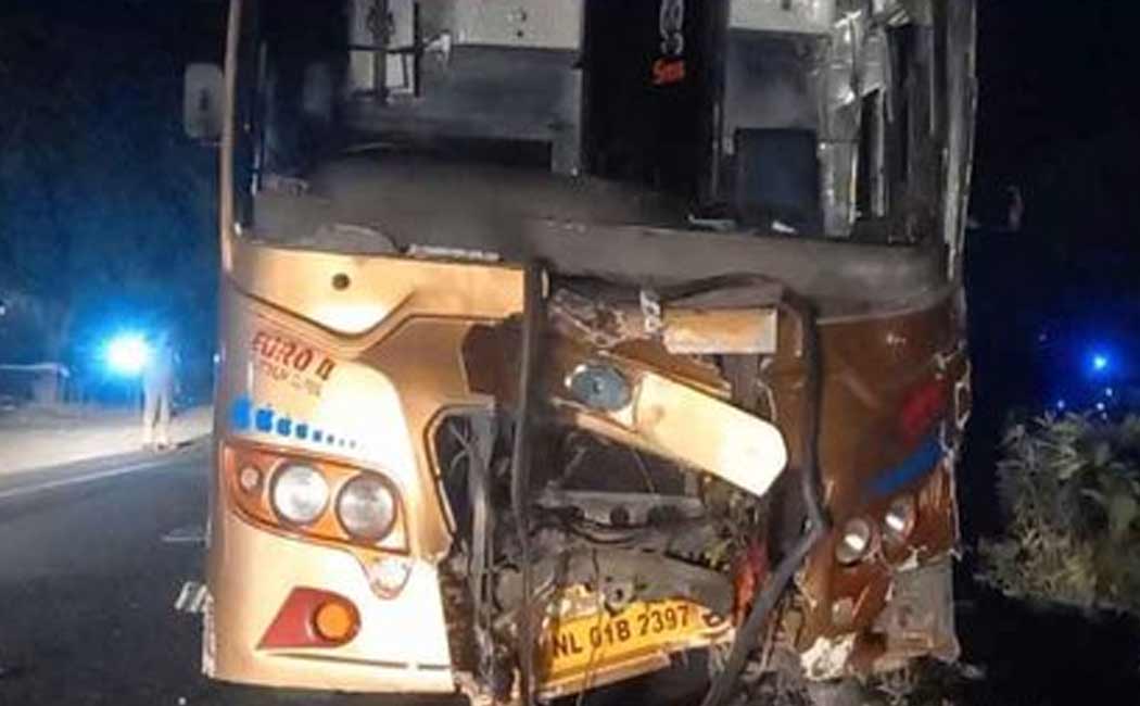 Omni bus collides with ambulance, 3 passed away