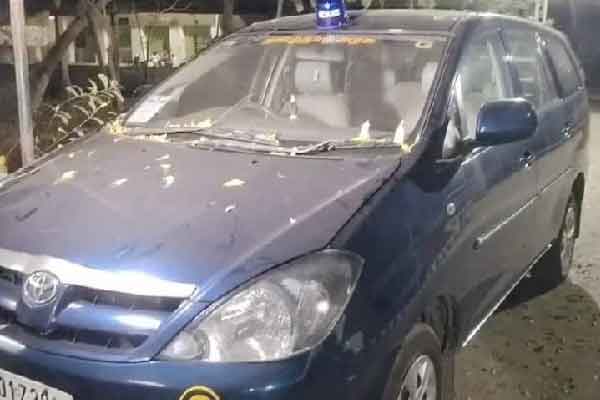 A car with a government logo! Shock waiting for the police!