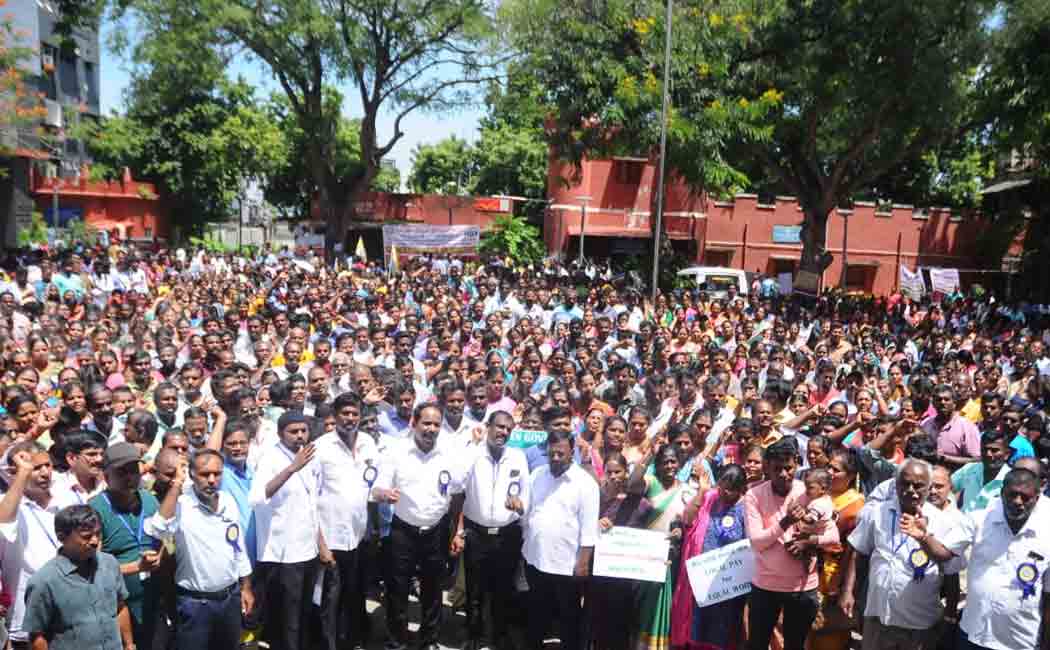 Intermediate Registration Senior Teachers Strike (Pictures)