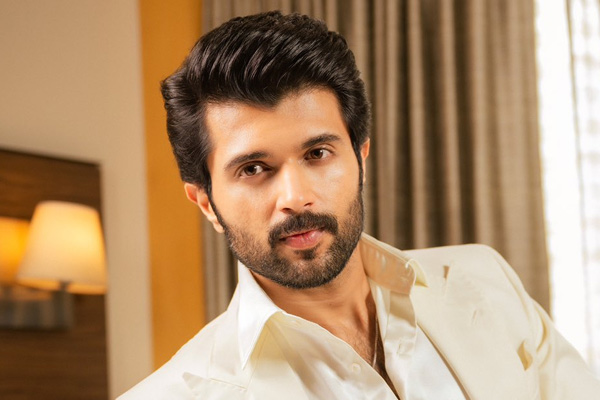 vijay devarakonda family star trol complaint issue