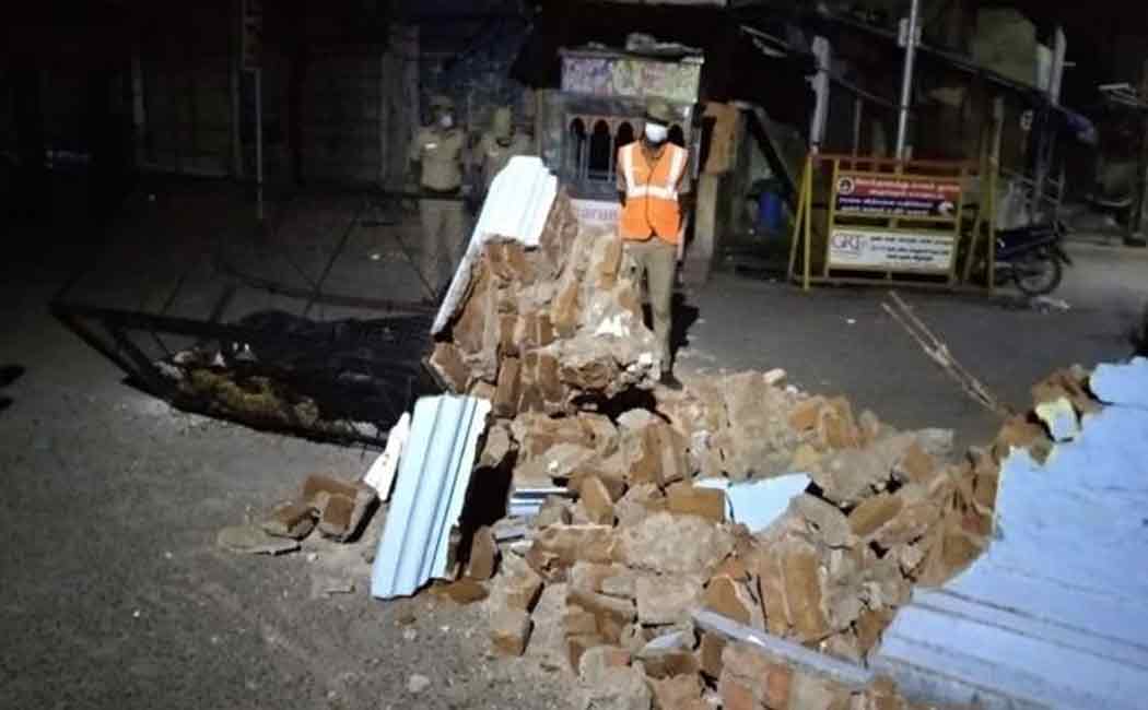Periyar statue damaged: Police arrest lorry driver