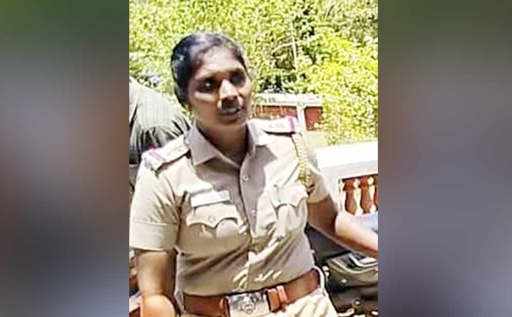 woman SI tried to lost their life in Pudukkottai