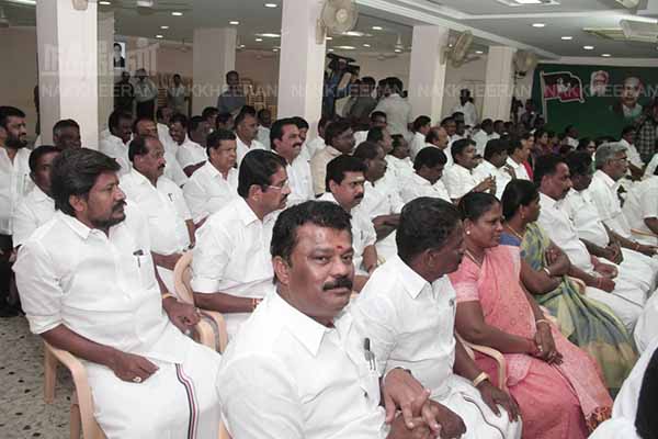 EPS consulting with AIADMK MLAs