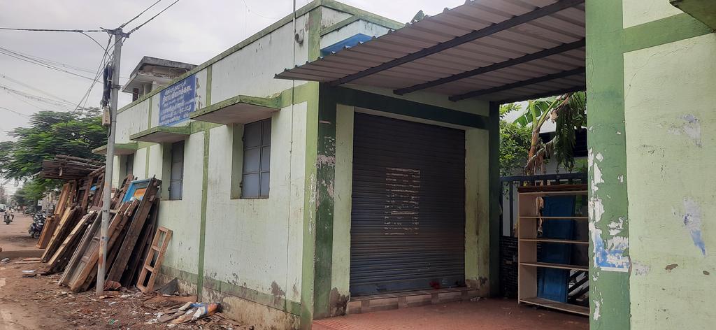 Ration shop not open for 4 days ... Poor people suffer!