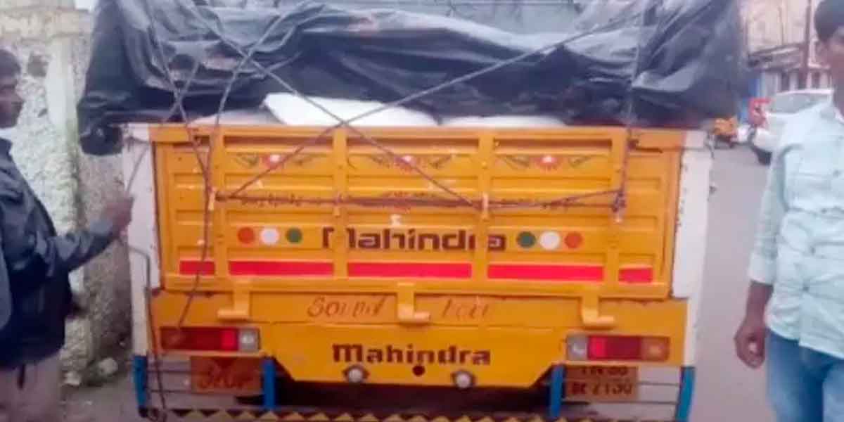 1,400 kg ration rice smuggling; two arrested