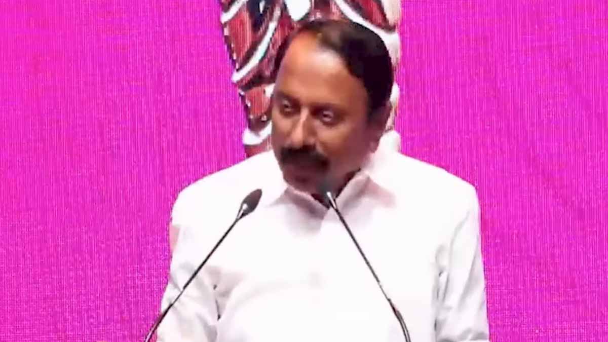 'I will not fall like some funny people'-Sengottaiyan sensation