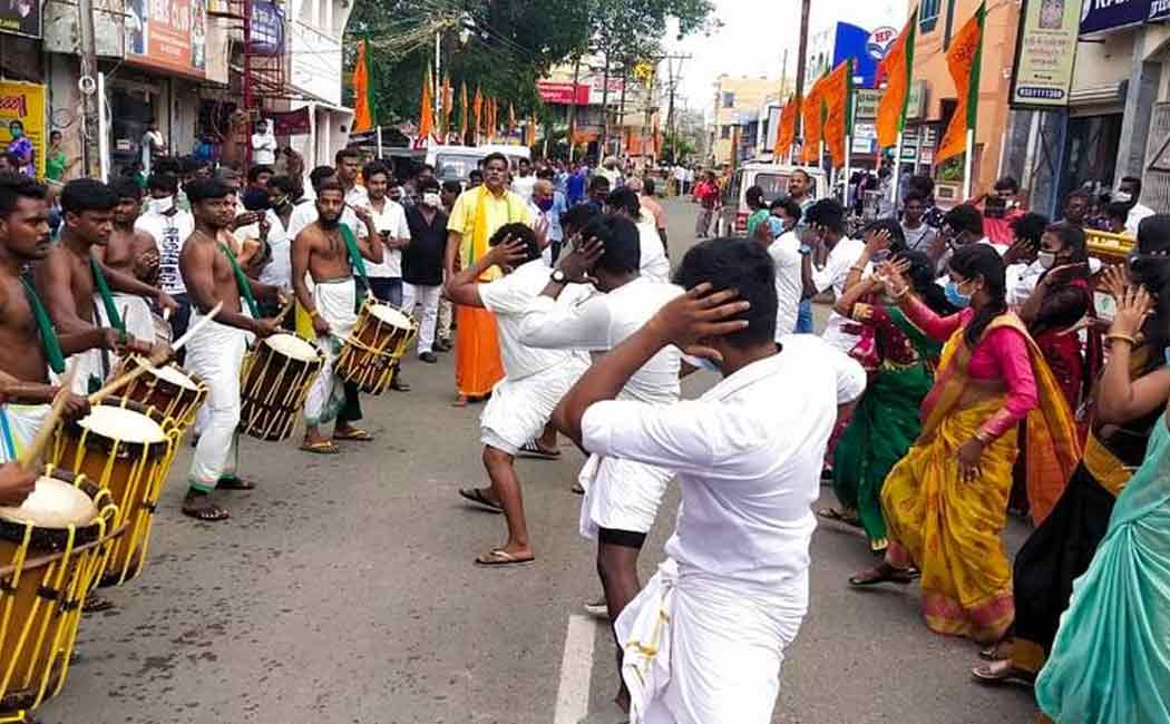 thiruvannamalai BJP Vel yatra made with cine artist dance