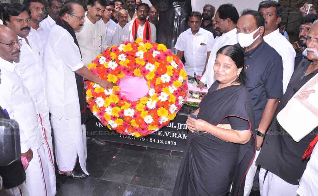 mdmk general secretary vaiko pay tribute to thanthai periyar and mgr