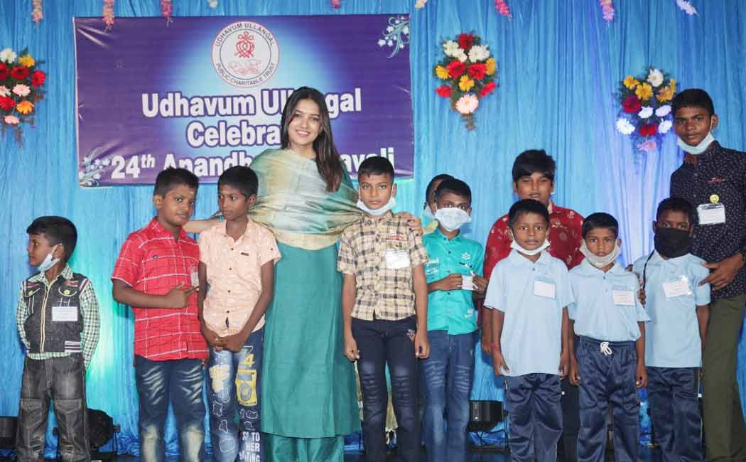 Vani Bojan celebrated Diwali with orphan children