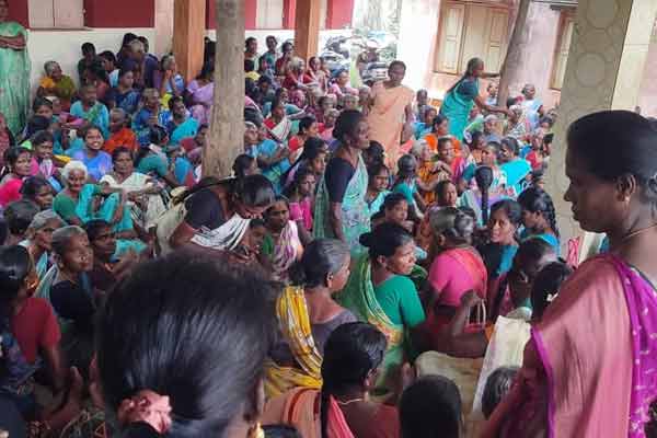 People besieged the panchayat office demanding 100 days of work