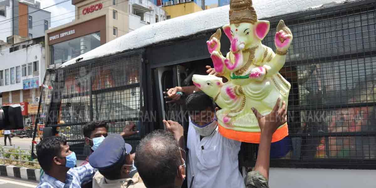 'We are doing divine work, do not stand in the street ..!' - Craftsmen struggle (Pictures)