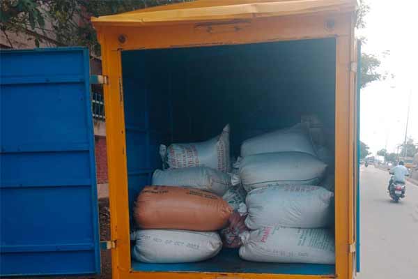 Smuggling of a thousand kilos of ration rice in a cargo vehicle